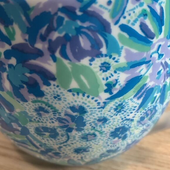 Set Of 2 Lilly Pulitzer Ceramic 12oz Mugs Blue Floral Design With Original Box - Picture 8 of 17